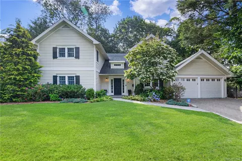 9 Oakstwain Rd, Scarsdale, NY 10583
