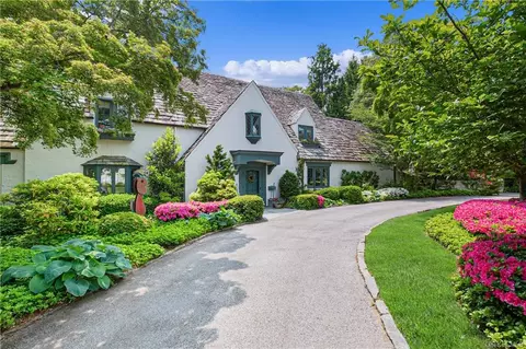 4 Rutland Rd, Greenburgh, NY 10583