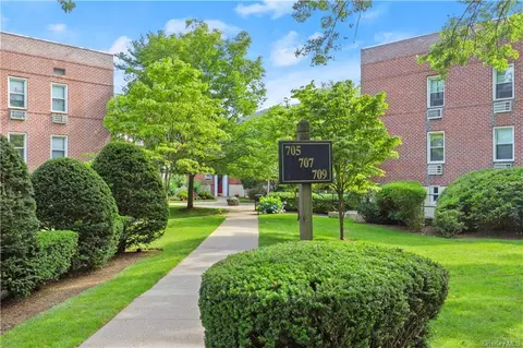 709 Palmer Ct #1A, Mamaroneck, NY 10543