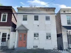 84 Grove St, Newburgh, NY 12550