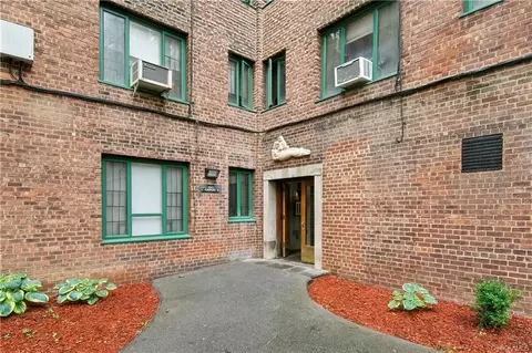 1585 Unionport Rd #6B, Bronx, NY 10462