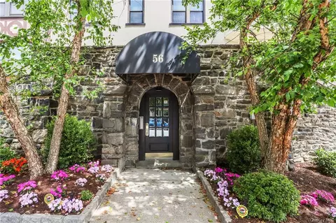 56 Pondfield Rd W #3C, Bronxville, NY 10708
