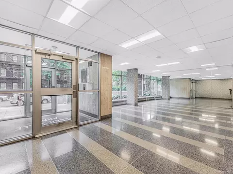 2550 Olinville Ave #2J, Bronx, NY 10467