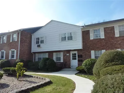 129 Doxbury Ln, Ramapo, NY 10901
