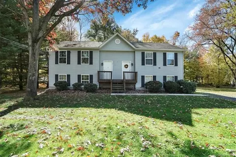2 Debra Pl, Newburgh, NY 12550