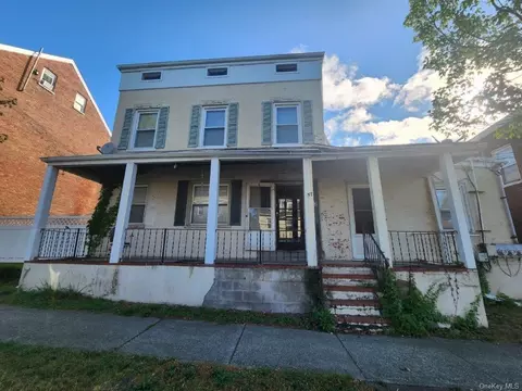 157 6th St, Cortlandt, NY 10596
