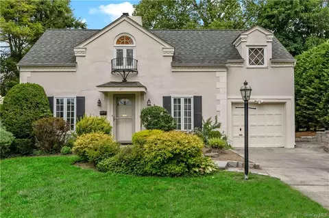 27 Romney Pl, Yonkers, NY 10583