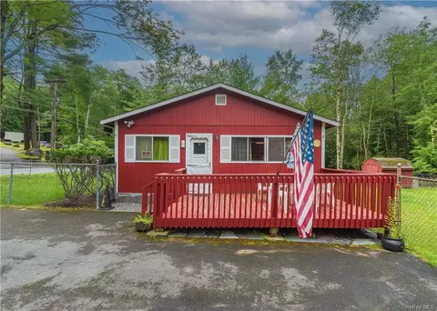 811 Lake View Dr, Bethel, NY 12720