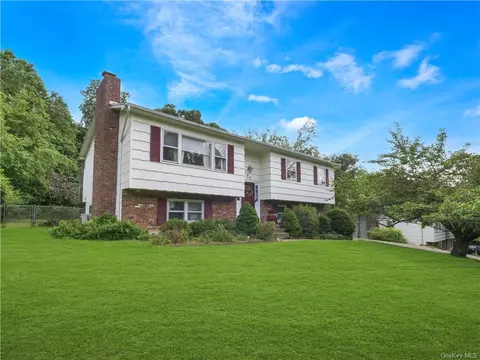 22 Stony Hill Ln, Clarkstown, NY 10994