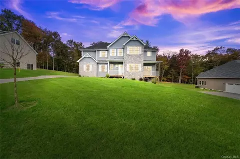 115 Joyce Way, New Windsor, NY 12553