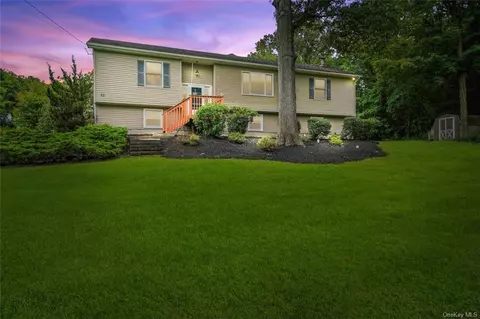 82 Old Dutch Hollow Rd, Monroe, NY 10950
