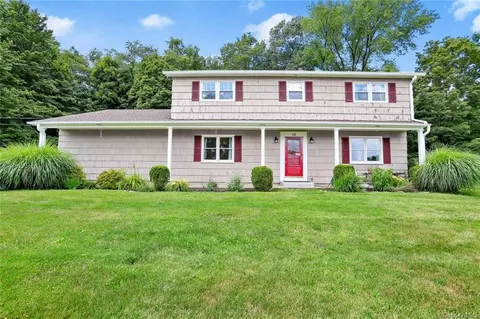 12 Barlow Ct, Amawalk, NY 10501