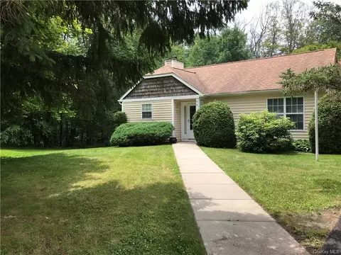 93 Hidden Ridge Dr, Thompson, NY 12701
