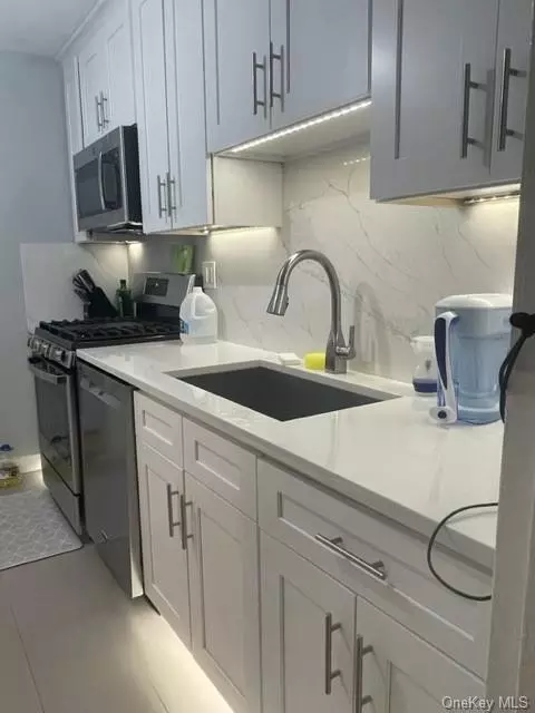 6 Dehaven Dr #2D, Yonkers, NY 10703