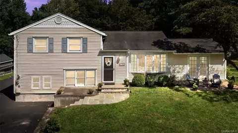 144 Royce Ct, Yorktown, NY 10598