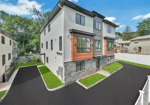 42 Ridge Ave #212, Ramapo, NY 10977