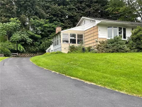 12 Miller Dr, Chester, NY 10918