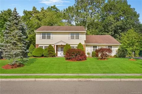 48 Constitution Dr, Orangetown, NY 10983