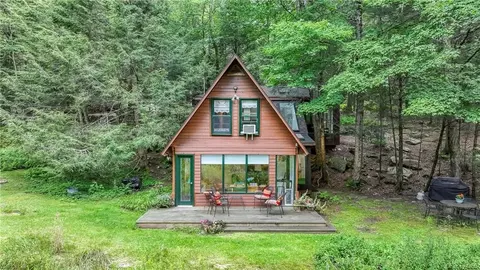 10 Dean Rd, Deerpark, NY 12780