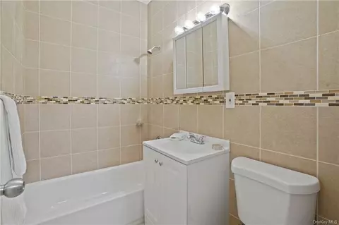 555 Kappock St #1K, Bronx, NY 10463