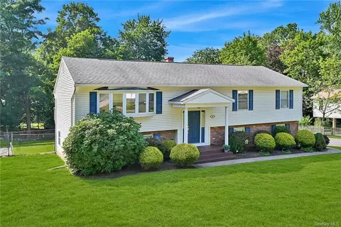 19 Cragmere Rd, Ramapo, NY 10901
