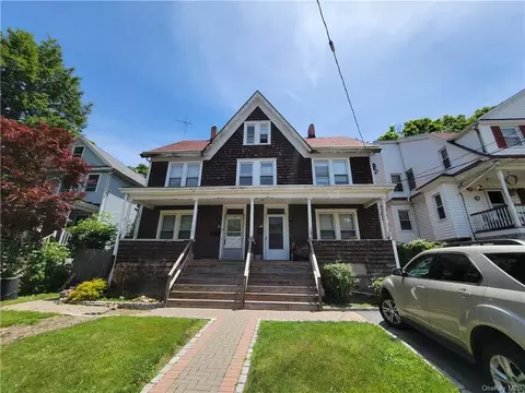 17 Independence Pl, Ossining, NY 10562