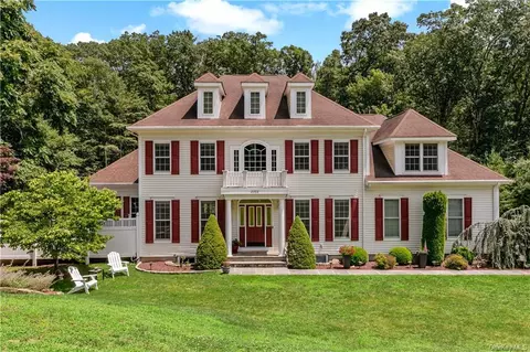 2732 Deer St, Yorktown, NY 10547