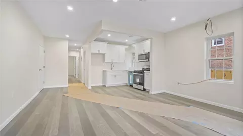 3721 Pratt Ave, New York, NY 10466