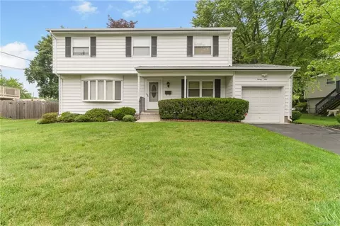 29 Henry St, Orangetown, NY 10962