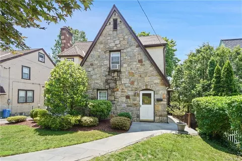 98 Lakeview Ave, Scarsdale, NY 10583