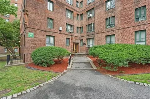 1580 Metropolitan Ave #5E, Bronx, NY 10462