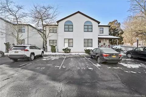 26 Rosa Ct, Monroe, NY 10950