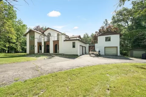 24 Warford Rd, Minisink, NY 10998