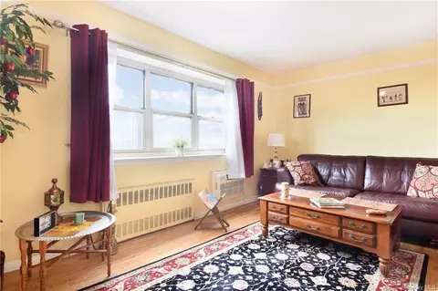 20 Secor Pl #5U, Yonkers, NY 10704
