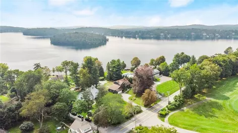 610 N Lake Blvd, Mahopac, NY 10541