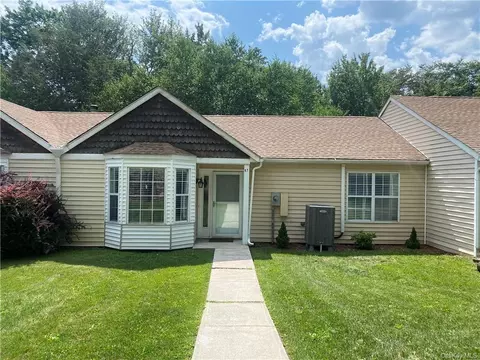 67 Hidden Ridge Dr, Thompson, NY 12701