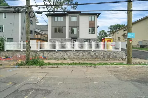 40 Ridge Ave #1, Ramapo, NY 10977
