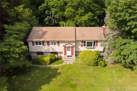 12 Marjorie Dr, Ramapo, NY 10901