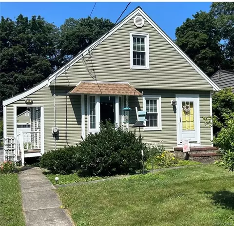 95 Buckingham Ave, Poughkeepsie, NY 12601