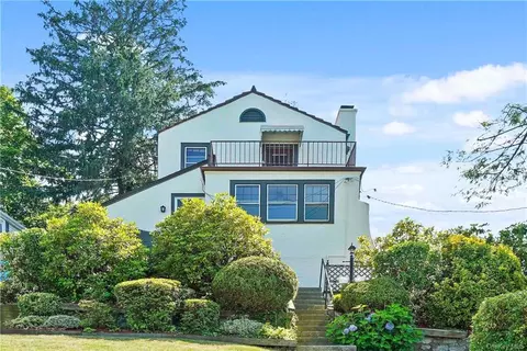 542 Ashford Ave, Greenburgh, NY 10502