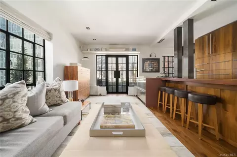 230 50th St #PHD, New York, NY 10010