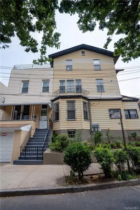 3 Van Corlear Pl, Bronx, NY 10463