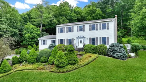 6 Bailey Pl, East Fishkill, NY 12533