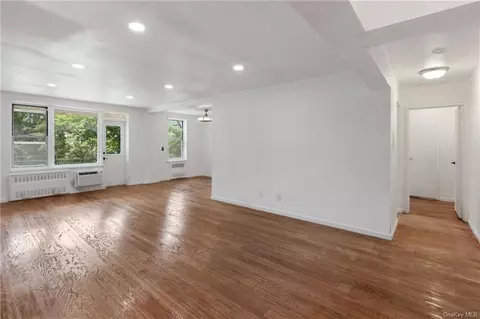 42 Pine St #2F, Yonkers, NY 10701