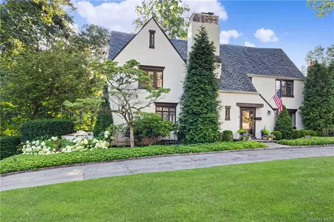 22 Hadden Rd, Greenburgh, NY 10583