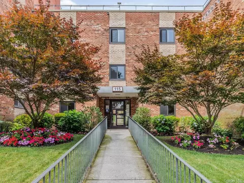 115 Dehaven Dr #108, Yonkers, NY 10703