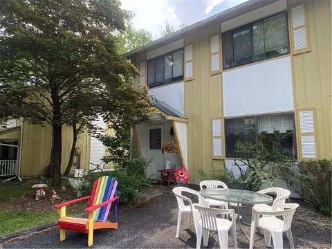 48 Robert Rd, Thompson, NY 12751