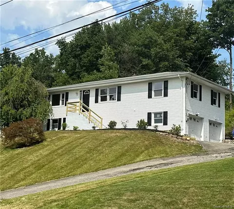41 Saint Michaels Ter, Carmel, NY 10512