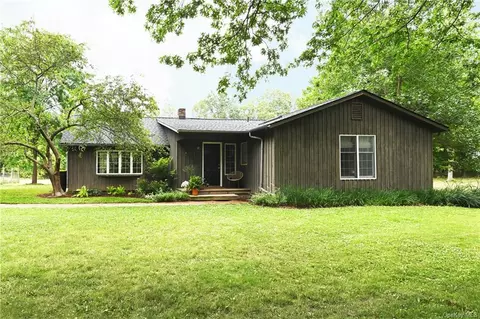 103 Walling Rd, Warwick, NY 10990 photo 1