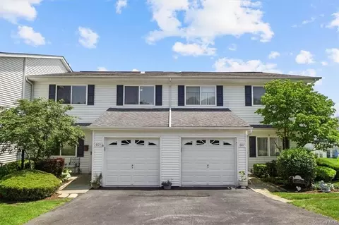 605 Dove Ct, New Windsor, NY 12553